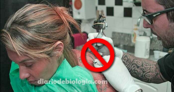 doenças que impedem de fazer tatuagem